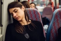 আপনি কী চলন্ত যানবাহনে ঘুমিয়ে পড়েন? জানুন মজার রহস্য