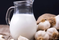 কাঁচা দুধ কি আসলেই উপকারী? যা জানাল পুষ্টিবিদরা