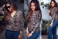 হটনেসে তরুণীদেরও টেক্কা দিলেন ৪২ বছরের রাইমা!