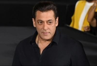 হঠাৎই বলিউড জুড়ে শোরগোল, নড়েচড়ে বসেছে সালমান!