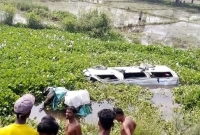 মাইক্রোবাস-অটোরিকশা সংঘর্ষে ৬ জনের মৃত্যু