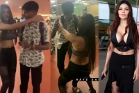 হঠাৎ এক কিশোরকে কাছে টেনে অস্বস্তিকর অঙ্গভঙ্গি শার্লিন চোপড়ার