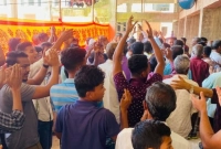 সকাল থেকে সমাবেশে যোগ দিতে আসছে আওয়ামী লীগের খণ্ড খণ্ড মিছিল 