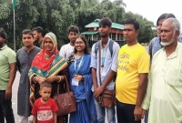 'খোদার কাছে সন্তানের জন্যে কেঁদেছিলাম, খোদা আমার কথা শুনেছে' 'খোদার কাছে সন্তানের জন্যে কেঁদেছিলাম, খোদা আমার কথা শুনেছে'
