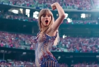 ভূমিকম্প সৃষ্টি করেছে জনপ্রিয় পপ তারকা