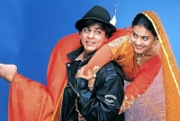 সেই দিন কাজলকে কাঁধে তুলে বিপাকে পড়েছিলেন শাহরুখ, প্রকাশ্যে এলো তা