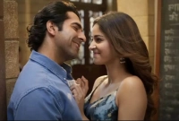 পূজা লুকে দর্শক মনে ঝড় তুললেন আয়ুষ্মান খুরানা