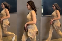 একদল যুবকের ধাওয়া খেয়ে ছুটে পালালেন সারা আলি খান!