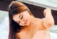 পুলিশ এলে কাঁদতে কাঁদতে যে অভিযোগ করেন অভিনেত্রী চমক