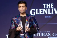 সবাই মিলে কাপড় খুলেই নিয়েছে, এখন আর কী লুকাব: করণ জোহর