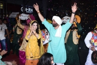 সানি দেওলকে দেখতে আসার মাশুল দিলেন অনুরাগীরা!