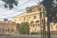 ১ টাকার বিনিময়ে বাড়িটি দরিদ্র ভাড়াটেদের দিয়ে দিলেন বাড়িওয়ালা!