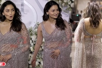 স্বামী ও পরিবার ছাড়া, মা হওয়ার সুখবর প্রথম যাকে দেন আলিয়া!