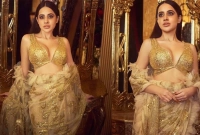 অন্যের থেকে সংস্কারটা খুব ভাল বোঝেন উরফি জাভেদ