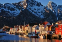 যে দেশে রাতেও সূর্য ডোবে না!