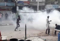 বিএনপি-পুলিশ সংঘর্ষে রণক্ষেত্র