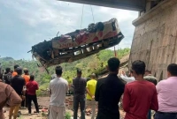 ভয়ঙ্কর বাস দুর্ঘটনা, ১০ জনের মৃত্যু