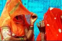 যে উপায়ে দুই স্ত্রীকেই সুখী রাখেন এক যুবক