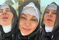 কাবা শরিফের সামনে কাঁদতে কাঁদতে যা বললেন রাখি