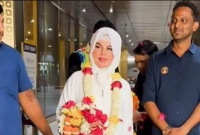 পবিত্র ওমরাহ থেকে ফিরেই নিজের নাম পরিবর্তন করলেন রাখি