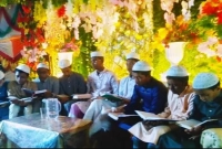 নাচ-গানের পরিবর্তে গায়ে হলুদের অনুষ্ঠানে কোরআন তিলাওয়াতের আয়োজন