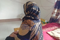 বিয়ের দাবিতে স্কুলশিক্ষকের বাড়িতে অবস্থান দুই সন্তানের জননী এক প্রবাসীর স্ত্রীর  বিয়ের দাবিতে স্কুলশিক্ষকের বাড়িতে অবস্থান দুই সন্তানের জননী এক প্রবাসীর স্ত্রীর