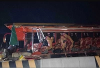 বাস ধাক্কা দিলে ঘটনাস্থলেই ৩ জনের মৃত্যু