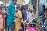 মেয়ের লাশ দেখে স্ট্রোক করে বাবার মৃত্যু