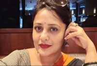 স্বামীকে খুঁজে দিতে অপি করিমের আকুতি!