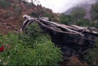 ৬৫০ ফুট গভীর খাদে বাস, ২৪ জনের মৃত্যু