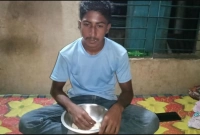 জীবনে কোনোদিন ভাত খাননি ১৮ বছরের কাইয়ুম  জীবনে কোনোদিন ভাত খাননি ১৮ বছরের কাইয়ুম