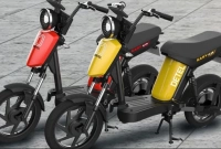 সাধ্যের দামে ইলেকট্রিক স্কুটার, চার্জ হয় মোবাইলের চার্জারে