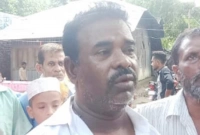 কবর তিনটা আমার বুকের ওপর দিয়ে গেছে!