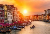 জানেন পৃথিবীর একমাত্র ভাসমান শহর কোনটি