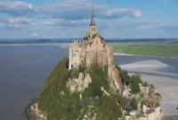 অনেক রহস্য আজো অজানা, সাগরের মাঝের এই মঠের!