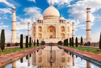 কোন ব্যক্তি তাজমহলকে ব্যক্তিগত সম্পত্তি বলে ৩ বার বিক্রি করেছিলেন?