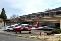 যে সকল তারকার রয়েছে ব্যক্তিগত বিমান