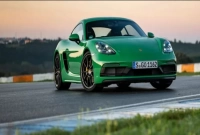 স্মার্টফোনের সাথে কানেক্ট হয়ে যায় এই গাড়ি!