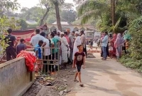 ১০ মাসেও কবরে অক্ষত মসজিদের ইমামের মরদেহ! 