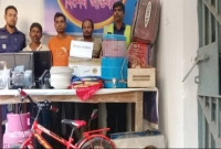 তালা ভেঙে বাসায় ঢুকে ফ্রিজে রাখা মাংস-ভাত খেয়ে মালামাল চুরি