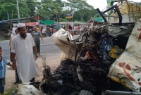 বাস ও পিকআপের মুখোমুখি সংঘর্ষ