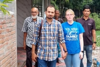 আমেরিকার তরুণী প্রেমের টানে পাবনায় এসে সংসার পাতলেন