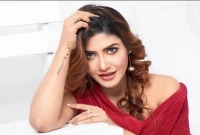 ‘আমি অনেক সুন্দরী, ক্রিকেটারদের স্ত্রীরা আমাকে নিরাপদ মনে করে না’