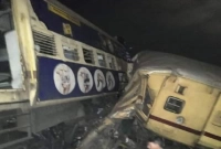 দুই ট্রেনের মধ্যে ভয়াবহ সংঘর্ষ