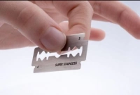  ব্লেডের মাঝে এরকম ফাঁক থাকে কেন? জেনে অবাক হবেন