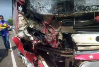 বাস-অ্যাম্বুলেন্স-অটোরিকশার ত্রিমুখী সংঘর্ষ, ৭ জনের মৃত্যু 