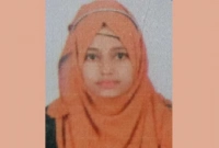 ‘মা মেসে ঝিয়ের কাজ করায়’ একি করলেন কলেজছাত্রী!