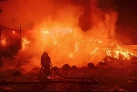 সিদ্ধিরগঞ্জে ঝুটের গুদামে ভয়াবহ অগ্নিকাণ্ড