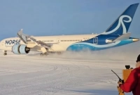 প্লেনে মোবাইল ফোন এয়ারপ্লেন মোডে রাখা জরুরি কেন?