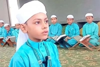 মাত্র ৪ মাসে কুরআনে হাফেজ হয়ে সকলের দোয়া চাইলেন শিশু সাইফ